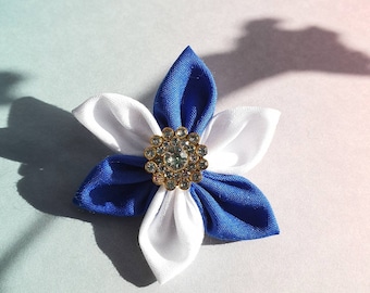 Broche badge avec fleurs en tissu écossais avec strass. Drapeau écossais