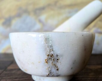 Calacatta Gold White Marble Mortar and Pestle Kit with FREE 4 oz Himalayan Salt and Recipes! CGMP01