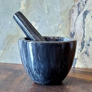 Grey Charcoal Black Gray Marble Mortar and Pestle Kit with FREE 4 oz Himalayan Salt