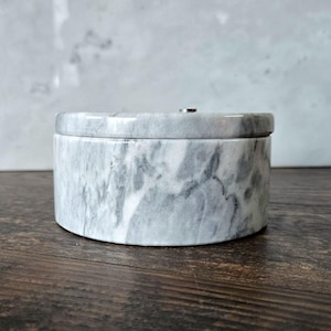 RARE! Gray Marble Dual Chamber Salt Cellar swivel top with Free 4 oz Himalayan Salt and SHIPS FREE! GRSBX02