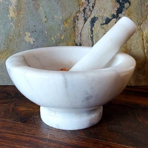 HUGE! White Marble Mortar and Pestle Kit with Free 8 oz Himalayan Salt and Recipes!