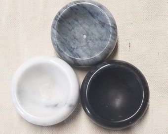 Solid Marble Pinch Pots in your choice of white, black or gray and FREE 2 oz salt!