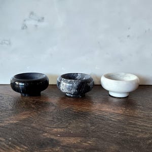 Solid Marble Pinch Pots in your choice of white, black or gray and FREE 2 oz salt!