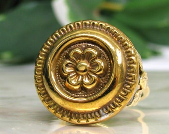 Vintage Signet Ring Unique Button Style Floral Ring 18K Gold Setting & Brass Repousse' Detailing Vintage Pinky Ring Vintage Statement Ring