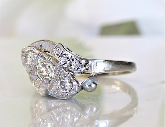 Unique Vintage Engagement Ring 0.40ctw Diamond Tr… - image 2