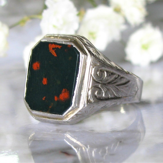 Vintage Bloodstone Ring 14K White Gold Etched Ring Art Deco Unisex Signet Ring Men s Pinky Ring Vintage Chalcedony Ring Etsy