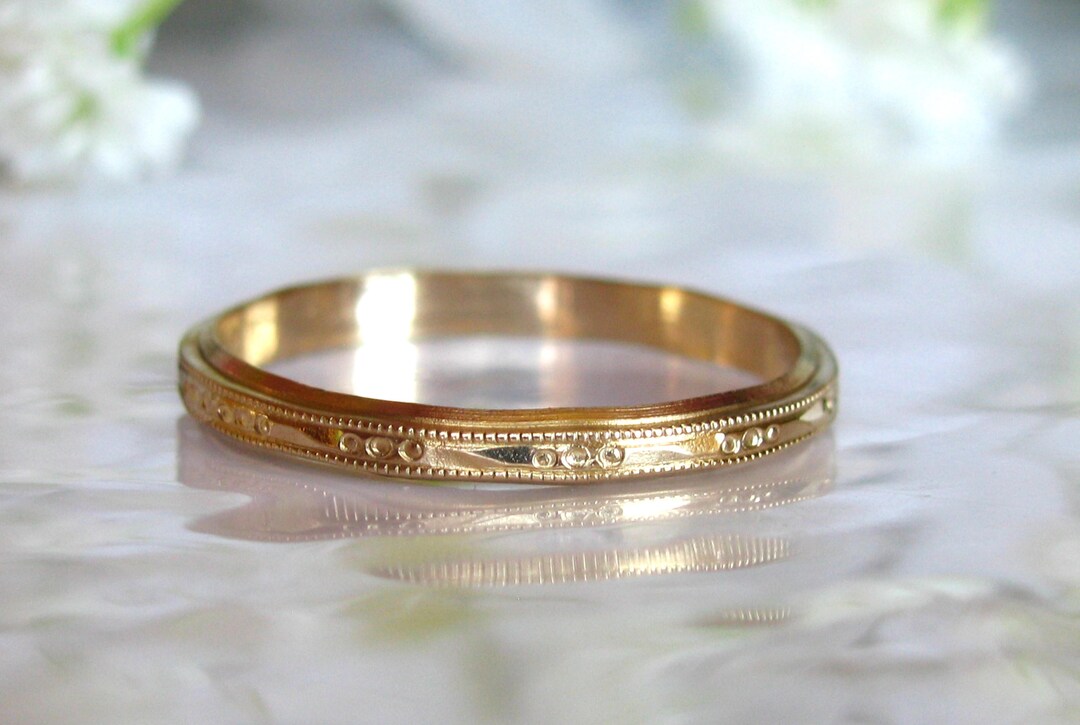 Curated visual reference: Visual Reference: Art Deco Style Wedding Band 14K Yellow Gold Eternity Pattern