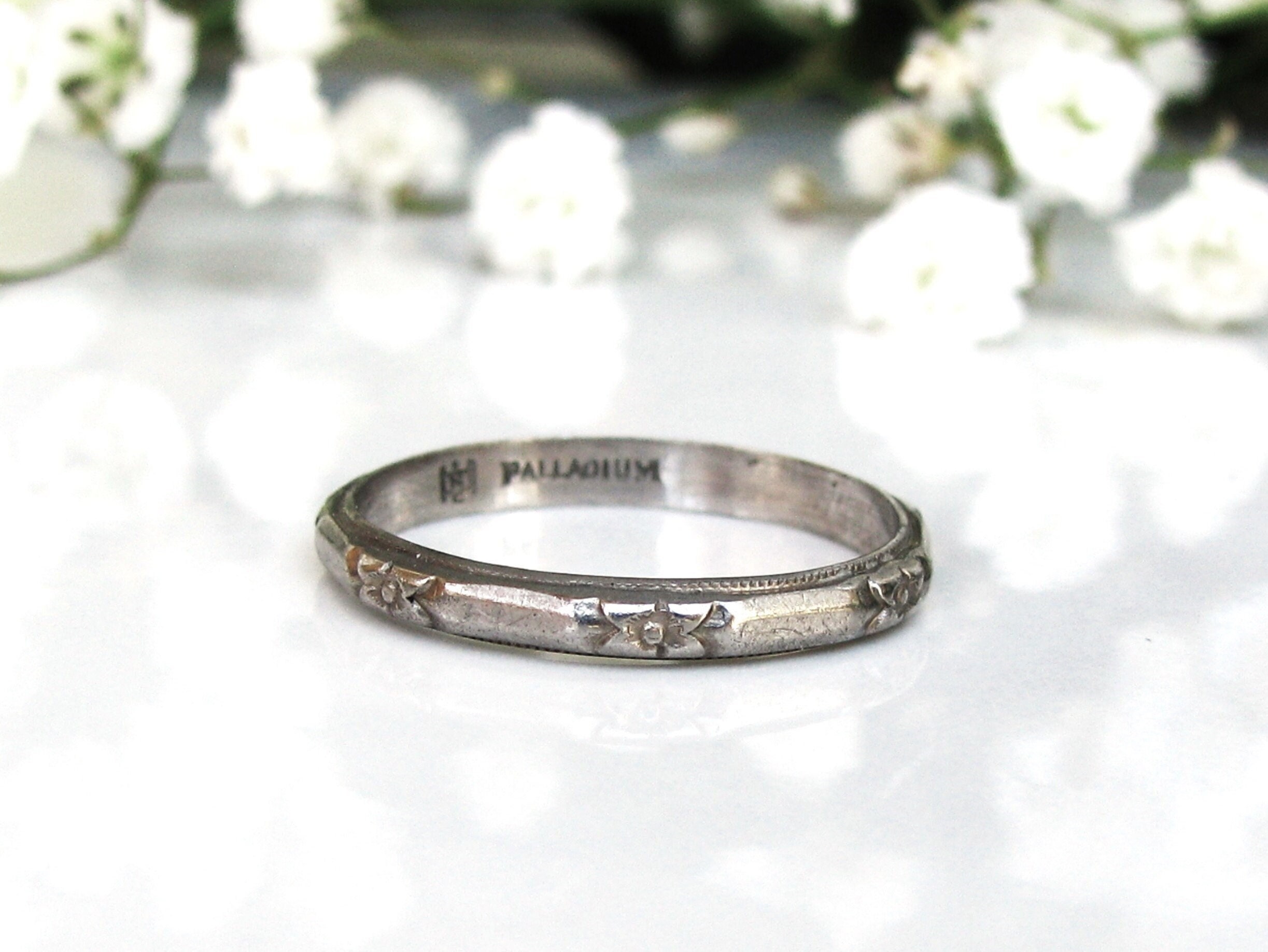 Gentleman's Palladium Wedding Ring - Artfull Expression