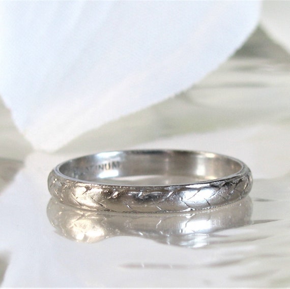 Vintage Platinum Wedding Band Ladies Wedding Ring 