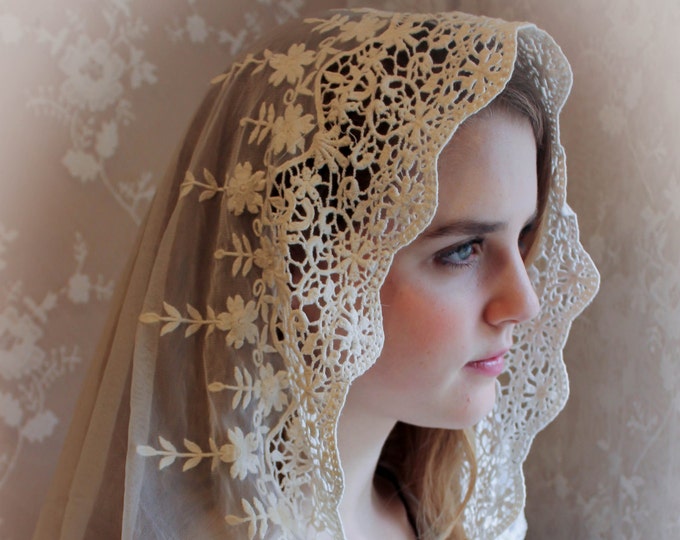 Evintage Veils~ Traditional Soft Lace French Chapel Veil Ivory Mantilla: D Shape