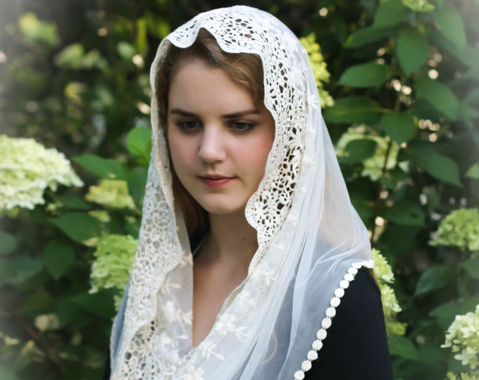 Evintage Veils~ Ivory Lace French Chapel Veil Mantilla Head Covering Latin Mass Infinity Veil