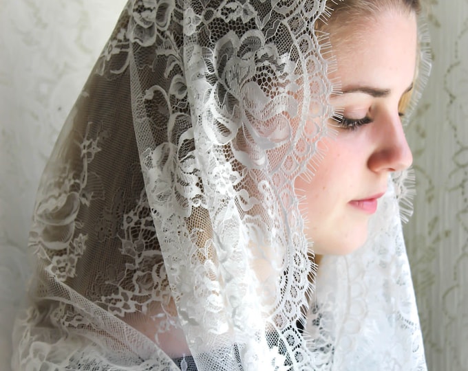 Evintage Veils~ READY TO SHIP Cream White Spanish  Lace Chapel Veil Mantilla Infinity Veil Latin Mass