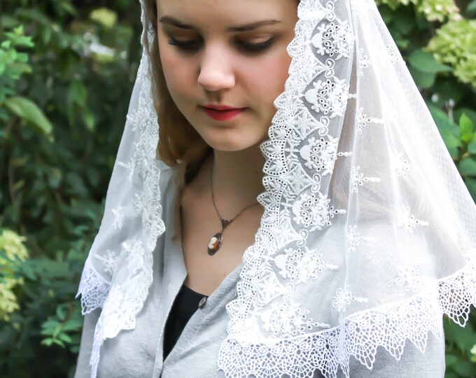 Evintage Veils Our Lady of the Doves Vintage Inspired Venise Lace Trim ...