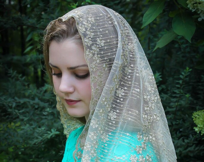 d-shaped-veils-evintageveils