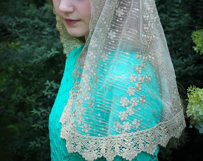 Evintage Veils~ Stella Maris Gold/Ivory Traditional Vintage Inspired D Shape Mantilla Chapel Veil