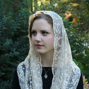 Evintage Veils~ Regina Caeli Champagne Gold or White Embroidered Lace Chapel Veil Mantilla Infinity Veil Latin Mass