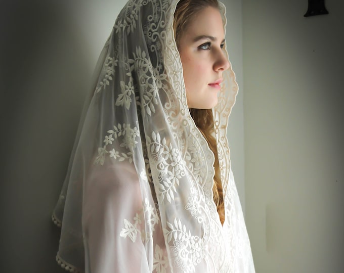 Evintage Veils~ Our Lady of Fatima Lace Mantilla Chapel Veil  Mantilla Shawl Wrap Ivory OR Black