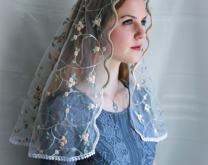 Evintage Veils~Traditional D Shape Veil ST Therese  Little Flower  Lace Mantilla Chapel Veil Classic D Shape