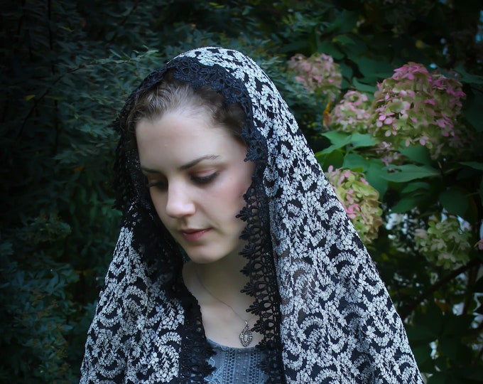 Evintage Veils~ Traditional Silver & Black Vintage Inspired Lace D Shaped  Mantilla Chapel Veil (Soft)