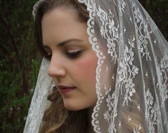 Evintage Veils~ Our Lady of Grace Chantilly  Lace Mantilla Chapel Veil Classic D Shape: White
