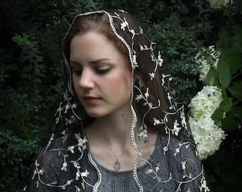 Evintage Veils~Traditional D Shape Veil ST Therese  Little Flower  Lace Mantilla Chapel Veil Classic D Shape Four COLORS!