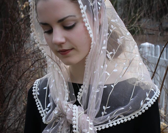 Evintage Veils~  Pussy Willow Pale Pink Lace Mantilla Chapel Veil  Mantilla Shawl Wrap