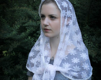 Evintage Veils~ French Daisy Lace~   Pale Pink Lace Mantilla Chapel Veil  Mantilla Shawl Wrap