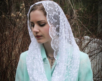 Evintage Veils~Queen of Peace Dove White or Champagne Gold Embroidered Lace Chapel Veil Mantilla Infinity Veil Latin Mass