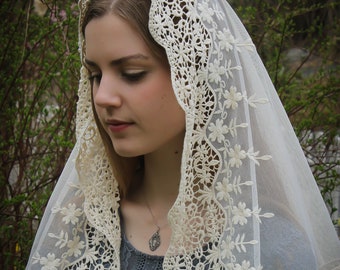 Evintage Veils~ Traditional Soft Ivory Lace French Chapel Veil Mantilla D Shape