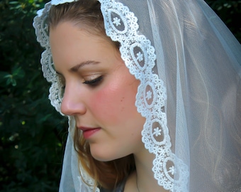 Evintage Veils~Light Ivory Cameo Lace Long  First Communion Confirmation Bridal  Chapel Veil Mantilla D Shape Or Oval  Latin Mass