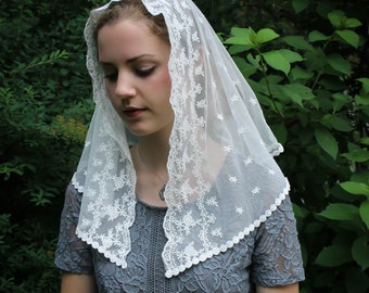 Evintage Veils~ Stella Maris Cream White Triangle Vintage Inspired Lace Chapel Veil Scarf Mantilla Triangle