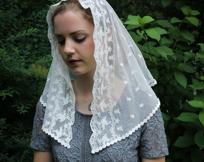 BLESSUME 1pc Women Triangle Pattern Veil Classic Mantilla Soft Lace Chapel Veil BLESSUME 1pc Women Triangle Pattern Veil Classic Mantilla Soft Lace Chapel Veil