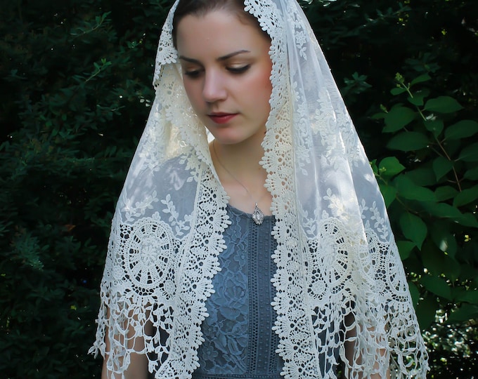 Evintage Veils~ READY TO SHIP Mater Dei Heirloom Wrap Mantilla Ivory Lace Chapel Veil  Mantilla Shawl Wrap Fringe Trim  (Medium)