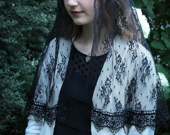 Evintage Veils~ Traditional Black OR Ivory Chantilly Lace  Vintage Inspired Lace Chapel Veil Mantilla Classic D Shaped Veil