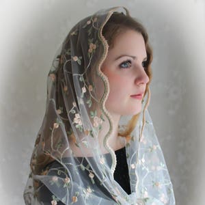 Velos vintage ~ Velo de capilla de encaje bordado en marfil suave o negro con flor pequeña de Santa Teresa, mantilla, velo infinito, misa latina