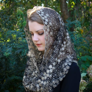 Evintage Veils~  READY TO SHIP Stella Maris Gold/Ivory  or Gold/Black Embroidered Vintage Inspired Infinity Shape Mantilla Chapel Veil