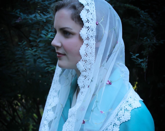 Evintage Veils~ St Therese Ivory Floral Embroidered  Lace Mantilla Chapel Veil Classic Infinity Veil