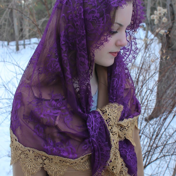 Evintage Sluiers ~ Lent / Advent Paars &Gold Leaf Trim Floral Lace Wrap Mantilla Floral Vintage Geïnspireerd Lace Chapel Veil Sjaal Mantilla-