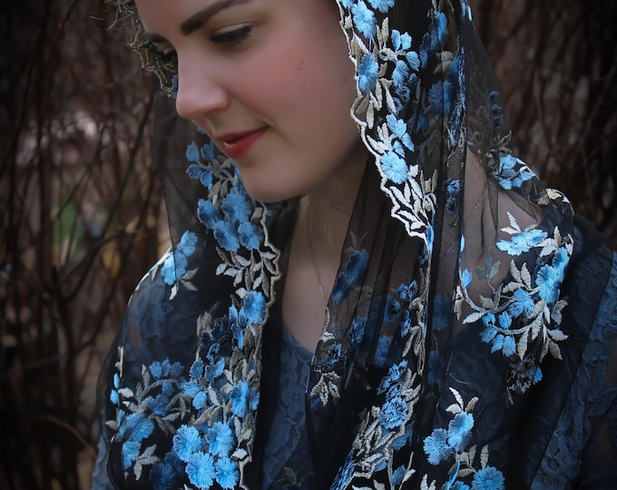 Evintage Veils~ Our Lady of the Rosary "Joyful Mysteries"   Marian Blue/Pale Gold  Embroidered Lace Chapel Veil Mantilla Infinity Veil