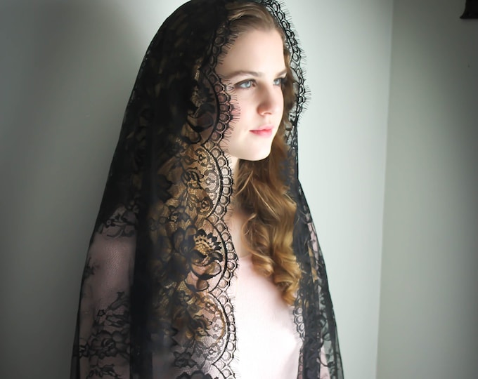 Evintage Veils~ Black Spanish Lace Mantilla Chapel Veil  Mantilla Shawl Wrap