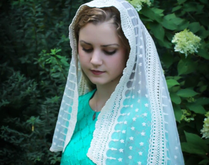 Evintage Veils~READY TO SHIP  Stella Maris Ivory  Embroidered  Traditional Vintage Inspired D  Shape Mantilla Chapel Veil