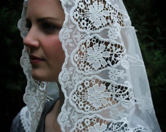 Evintage Veils~ Traditional Soft Lace French Chapel Veil Cream White Mantilla: Mini Triangle