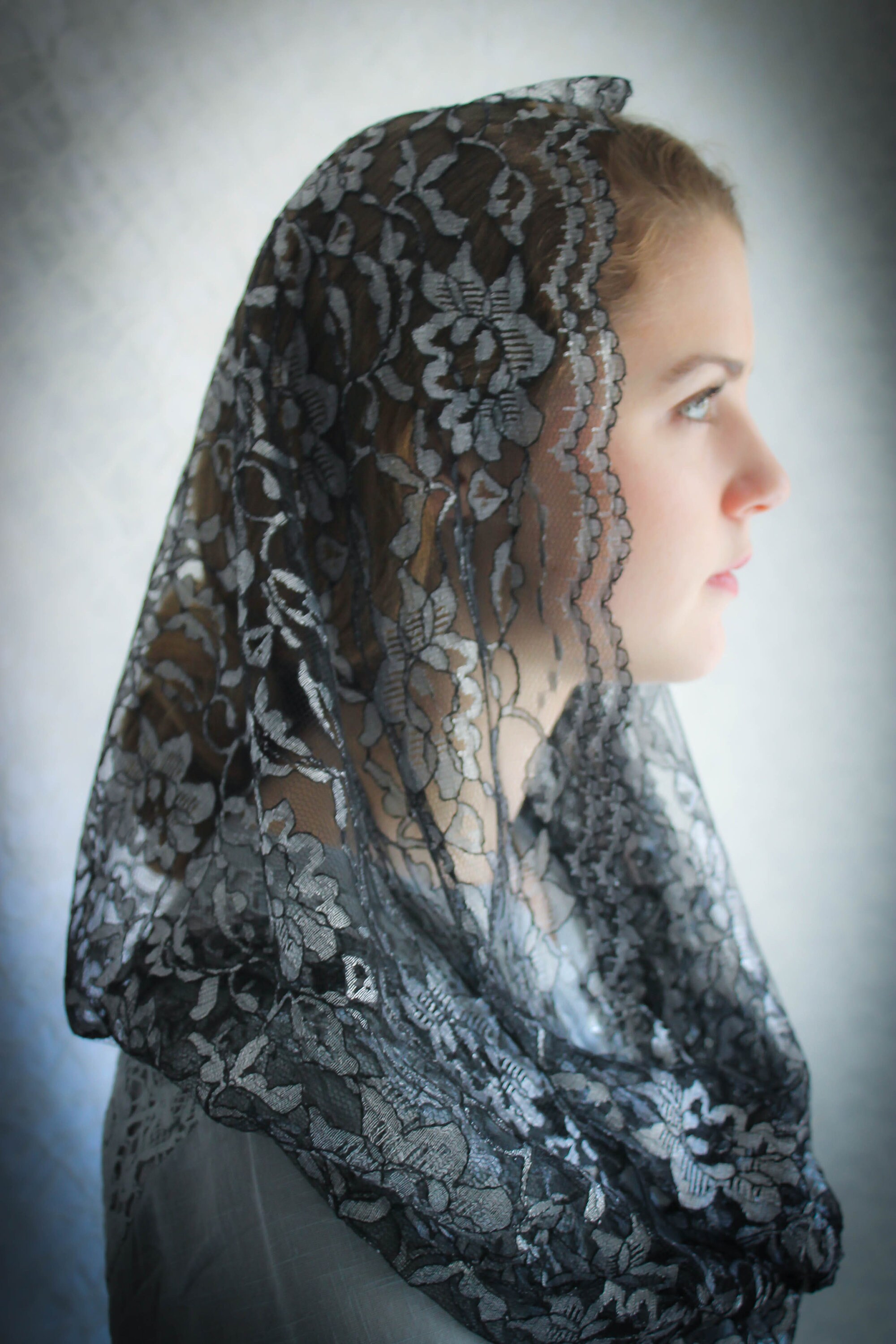 Evintage Veils Silver and Black Light Metallic Lace Embroidered Traditional Vintage Inspired