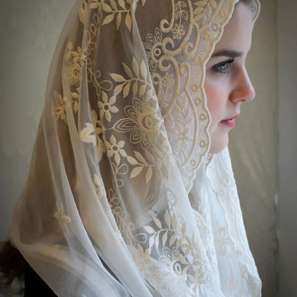 Evintage sluiers ~ Onze-Lieve-Vrouw van Fatima Zacht ivoor OF zwart geborduurd kant kapelsluier Mantilla Infinity Latin Mass