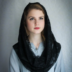 Evintage Veils ~Ready to Ship, Spanish Scalloped Edge Infinity Veil 5 Colors!! Black
