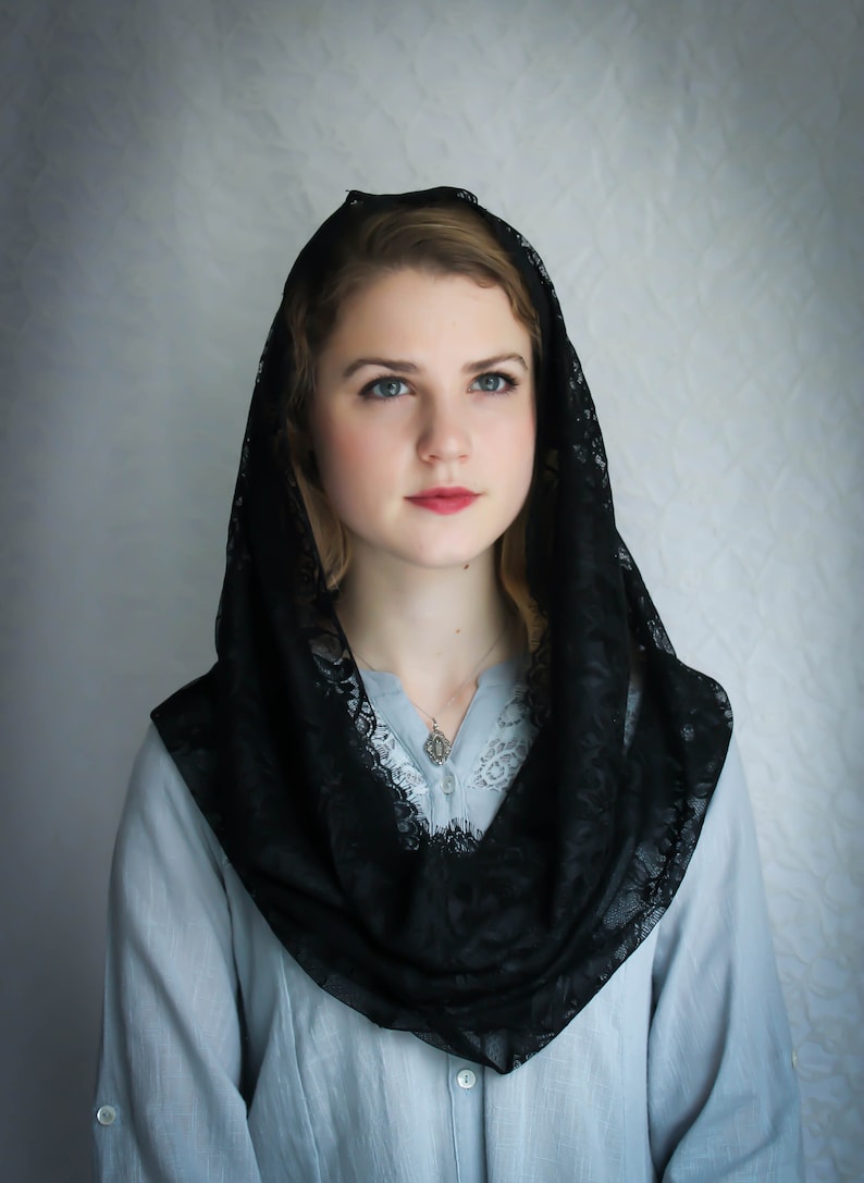 Evintage Veils ~Ready to Ship, Spanish Scalloped Edge Infinity Veil 5 Colors!! Black