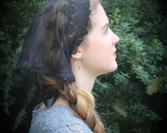 Evintage Veils~  "Our Lady of the Doves"  Lace Kerchief Mantilla Chapel Veil Black Embroidered