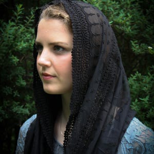 Evintage Veils~ READY TO SHIP Stella Maris Black or Ivory  Embroidered  Infinity Mantilla Chapel Veil