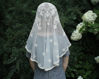 Evintage Veils~ Our Lady of Fatima Ivory Embroidered Lace Chapel Veil Mantilla  Cascading D Shape Latin Mass