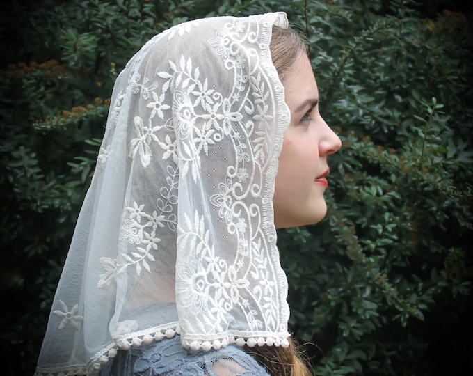 Evintage Veils~ Our Lady of Fatima Traditional Soft Lace Chapel Veil Mantilla: Mini D